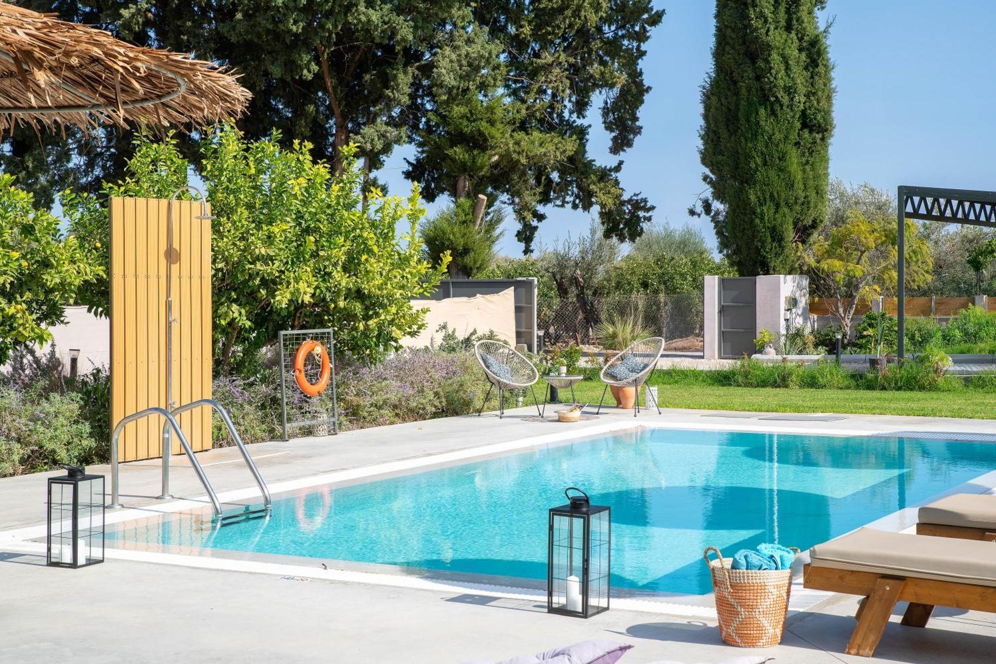 Ethria Pool Villa With Heated Jacuzzi Afándu Kültér fotó